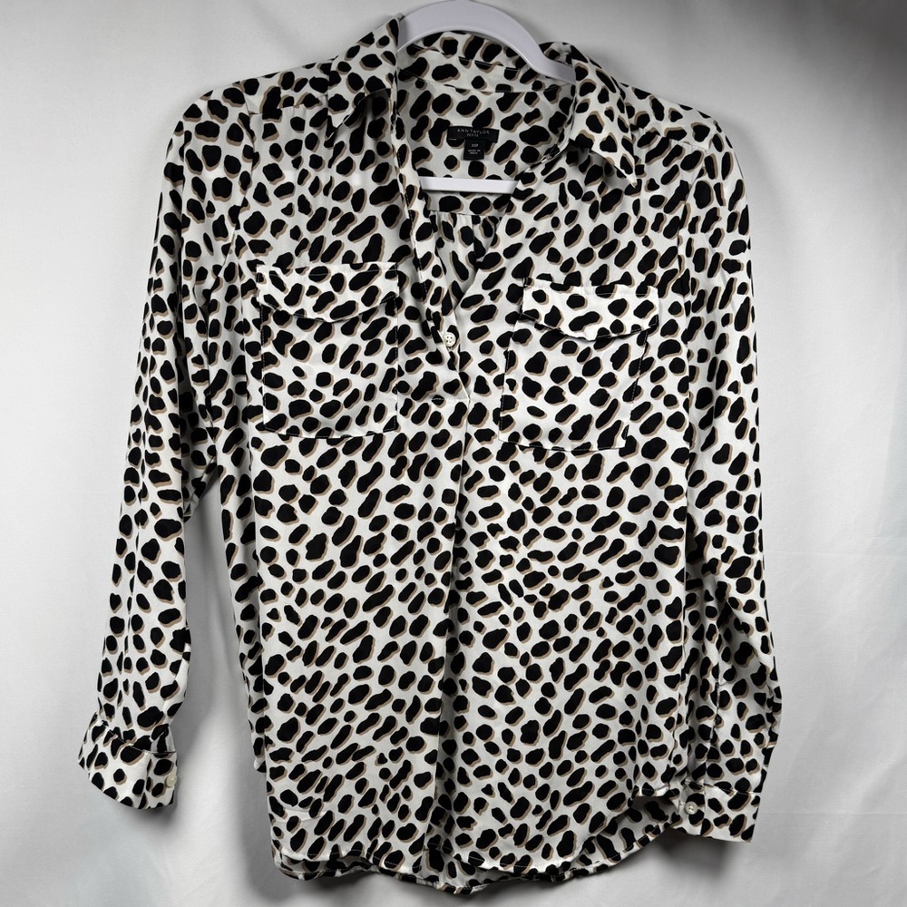 Ann Taylor Black and White Button Down Shirt with Notched Collar XSP
